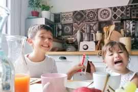 kinder fetta al latte colazione bambini scuola