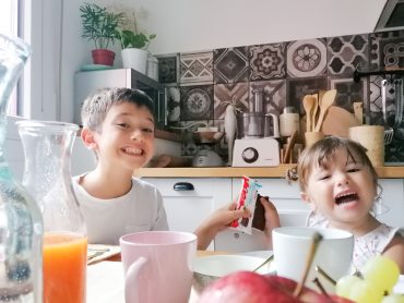 kinder fetta al latte colazione bambini scuola